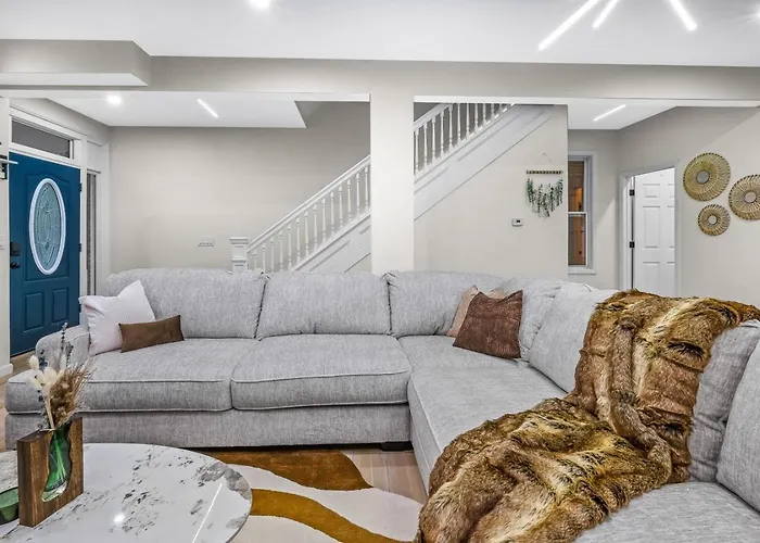 Trendy East End Escape With Bath And Game Loft With Foosball And Poker * Pittsburgh
