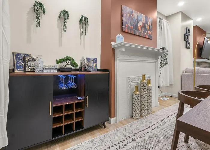 Trendy East End Escape With Bath And Game Loft With Foosball And Poker Pittsburgh