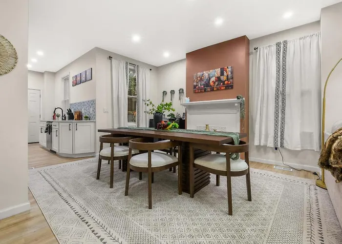 Holiday home Trendy East End Escape With Bath And Game Loft With Foosball And Poker Pittsburgh